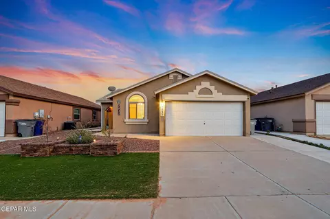 7032 Copper Town Dr, El Paso, TX 79934