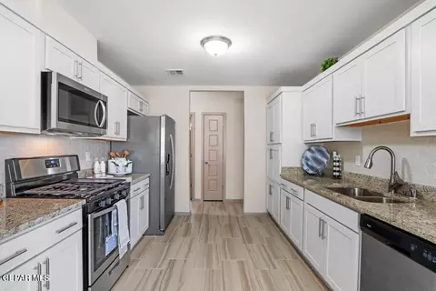 15033 Function Ct, El Paso, TX 79938 photo 4