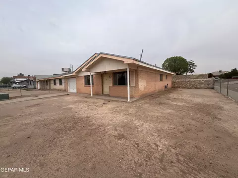 217 Caribe Cir, El Paso, TX 79927