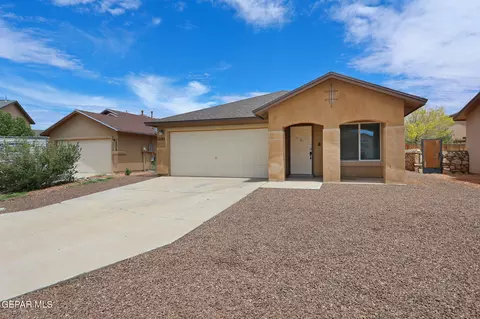 12013 Copper Head Ln, El Paso, TX 79934