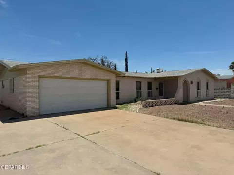 9325 W H Burges Dr, El Paso, TX 79925