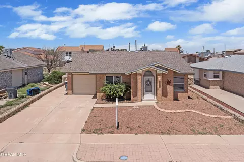 11010 Golden Pond Dr, El Paso, TX 79934