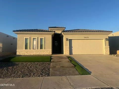 12812 Fredericksberg Ave, Horizon City, TX 79928