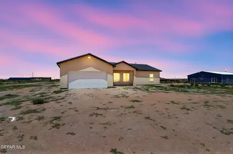 1373 Gobi Desert Dr, Chaparral, NM 88081