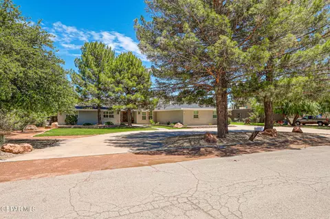 5664 Maurice Bell Dr, El Paso, TX 79932