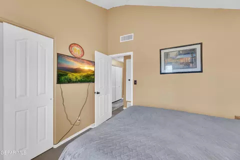 Bedroom - 1613 Poplar St, Anthony, TX 79821 photo 8 of 8