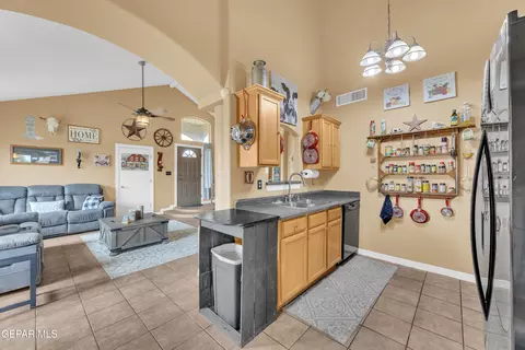 Kitchen - 1613 Poplar St, Anthony, TX 79821 photo 1 of 5