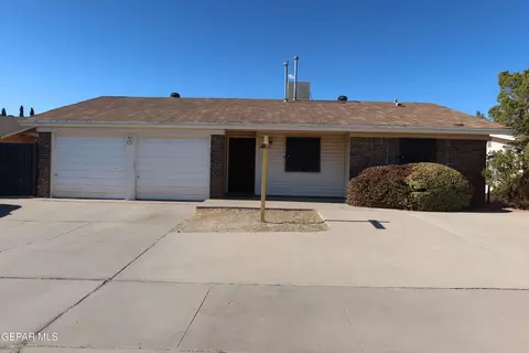 11433 Bunky Henry Ln, El Paso, TX 79936