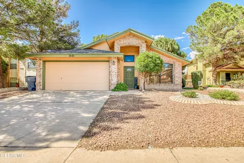 2121 E Glen Dr, El Paso, TX 79936