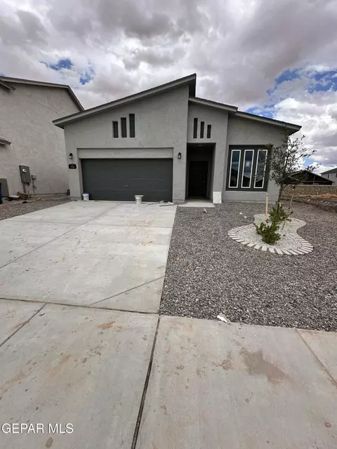 7448 Norte Portugal Ln, El Paso, TX 79934