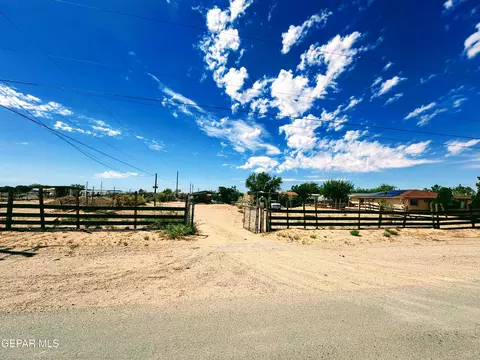 15030 Colonia Tierra Rd, El Paso, TX 79928