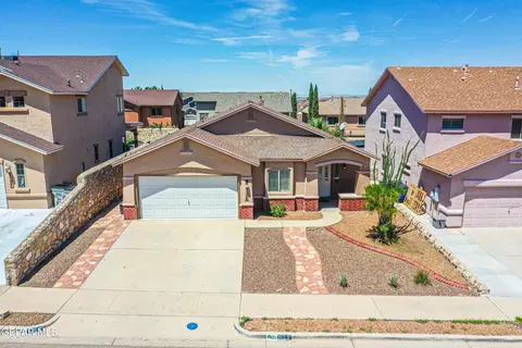 7156 Century Plant Dr, El Paso, TX 79912