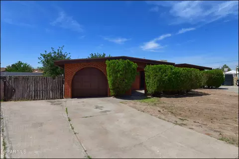 10216 Cardigan Dr, El Paso, TX 79925