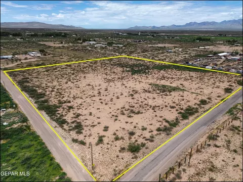 2080 Hot Peppers Rd, Chaparral, NM 88081