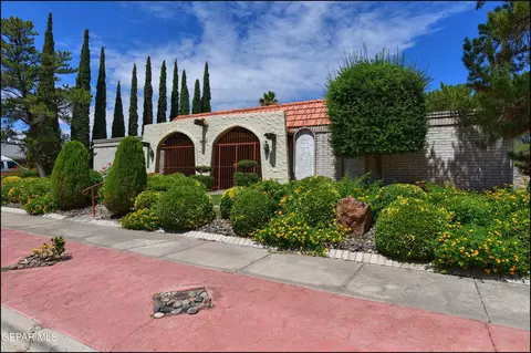 1717 Tommy Aaron Dr, El Paso, TX 79936