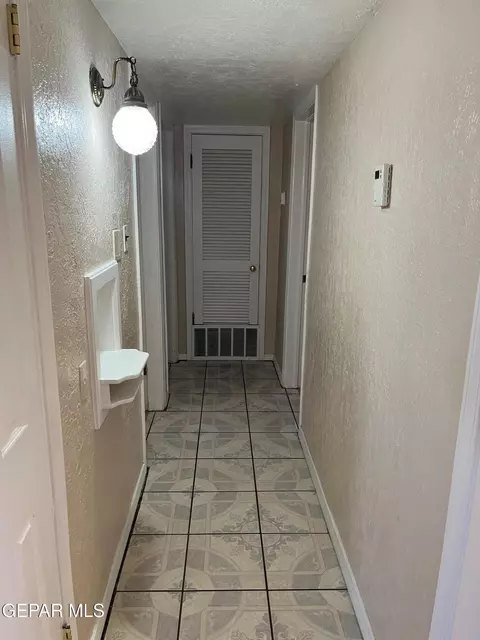 Entry Way - 252 Trinity Pl, El Paso, TX 79905 photo 1 of 2
