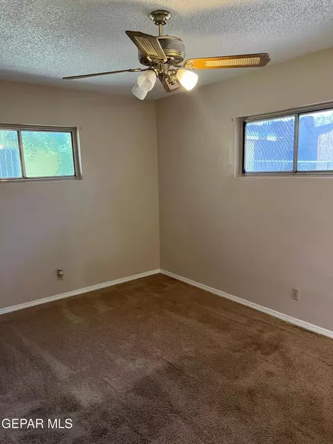 Bedroom - 252 Trinity Pl, El Paso, TX 79905 photo 5 of 6