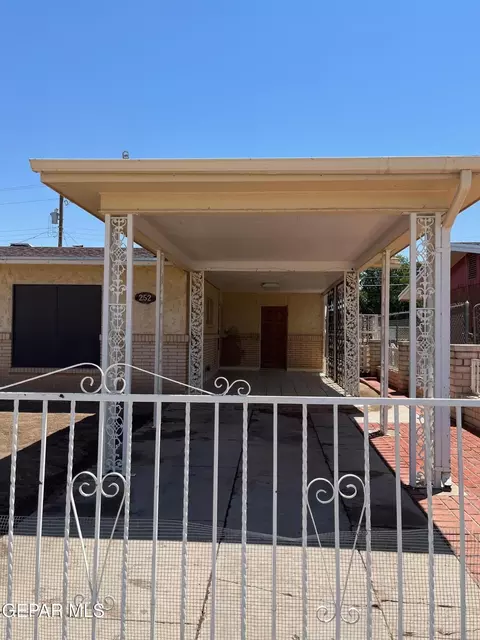 Exterior - 252 Trinity Pl, El Paso, TX 79905 photo 2 of 4