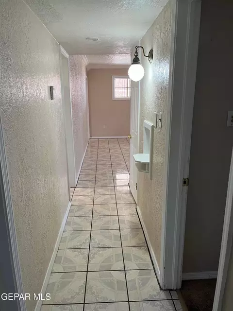 Entry Way - 252 Trinity Pl, El Paso, TX 79905 photo 2 of 2