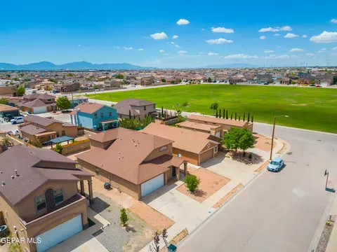2333 Bird Song St, El Paso, TX 79938