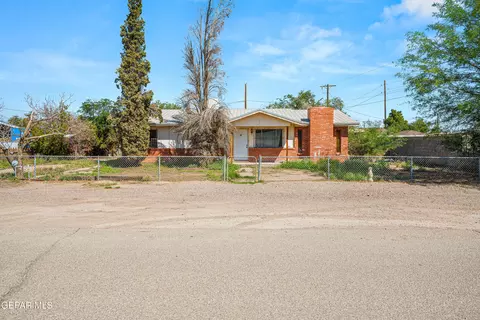 205 Seth Cir, Socorro, TX 79927