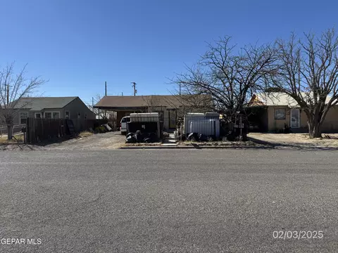 1107 S Oak St, Van, TX 75790