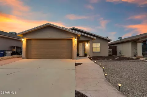 14239 Trigger Rock Ln, El Paso, TX 79938