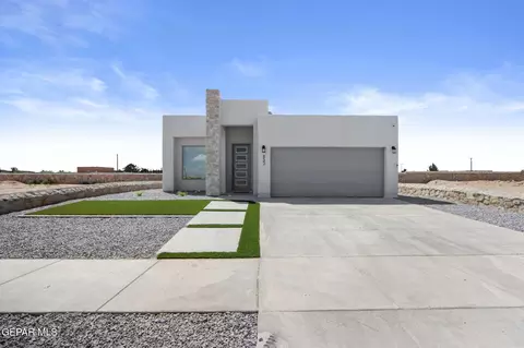 833 Paseo Drusy Pl, El Paso, TX 79928