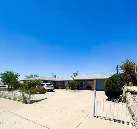 6812 Escondido Dr #A & B, El Paso, TX 79912