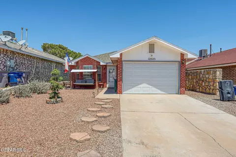 12525 Wendy Reed Dr, El Paso, TX 79928