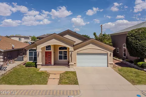 1924 Sun Chariot St, El Paso, TX 79938