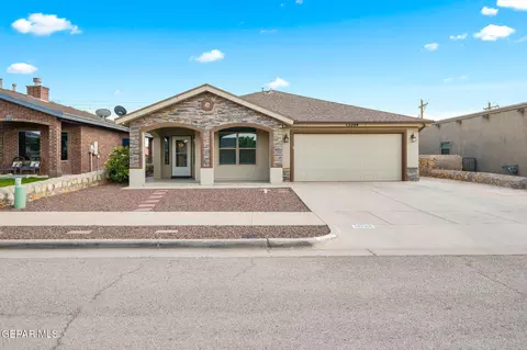 13284 Zambia Ct, Horizon City, TX 79928