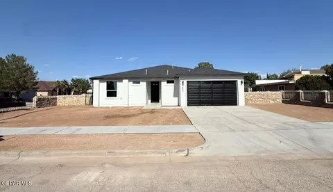 420 Pomeroy Pl, Horizon City, TX 79928