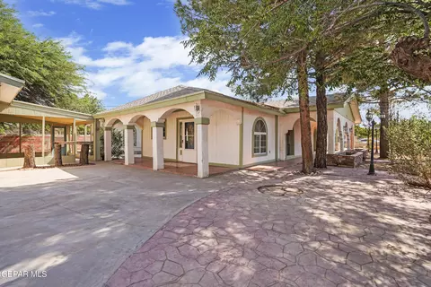 11533 La Poblana Dr, Socorro, TX 79927