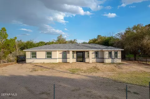 594 Zebu Rd, Socorro, TX 79927