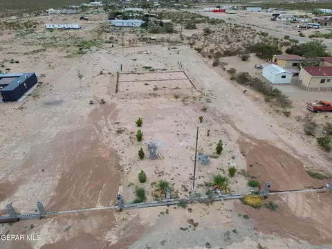 15574 Sundrop Dr, El Paso, TX 79938