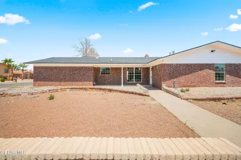 11301 Tom Ulozas Dr, El Paso, TX 79936