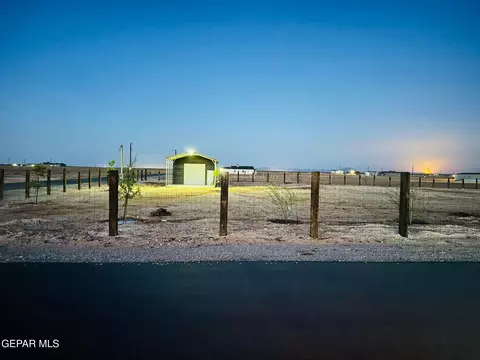 1324 Syrian Desert Dr, Chaparral, NM 88081