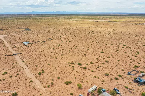 2121 Iron Horse St, El Paso, TX 79928