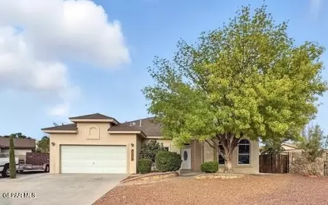 768 Desert Star Dr, Horizon City, TX 79928