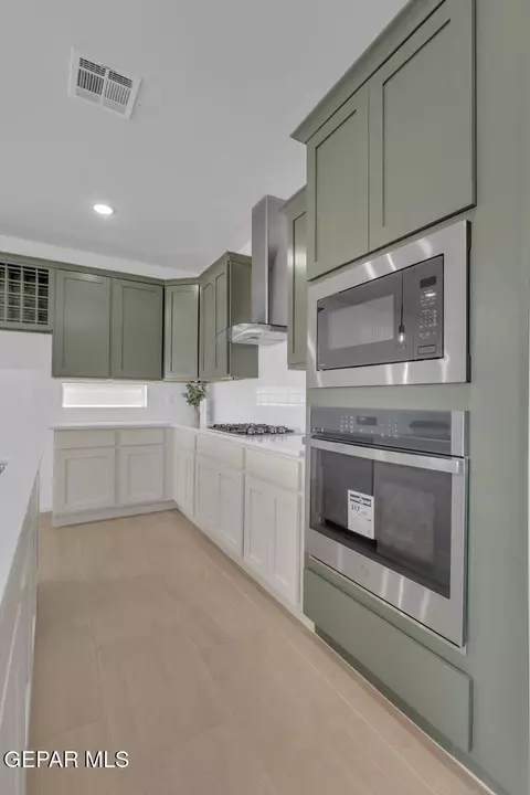 9921 Marisabel, Socorro, TX 79927