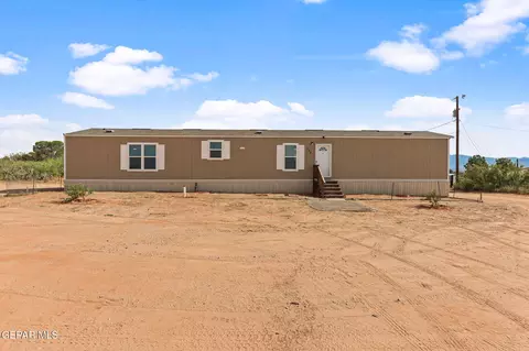 284 E Wicker Rd, Chaparral, NM 88081