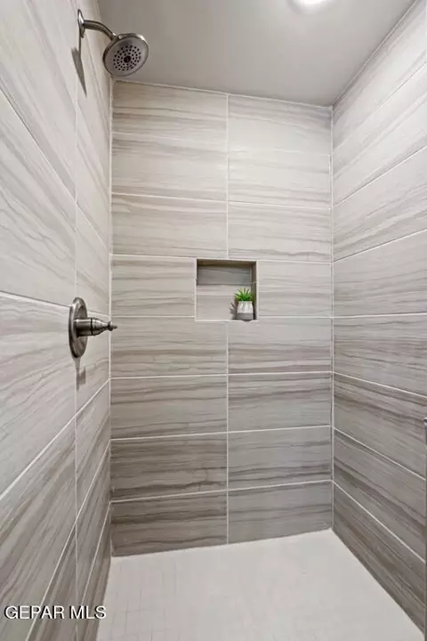 Bath - 15032 Function Ave, El Paso, TX 79938 photo 3 of 8