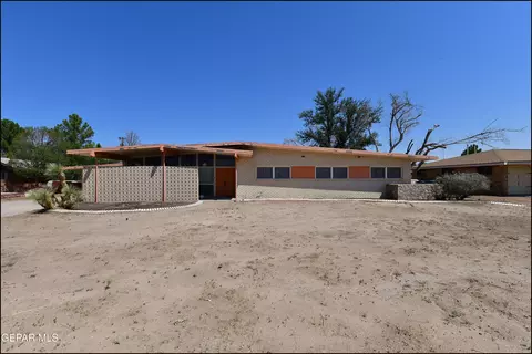 9525 Desert Ridge Dr, El Paso, TX 79925