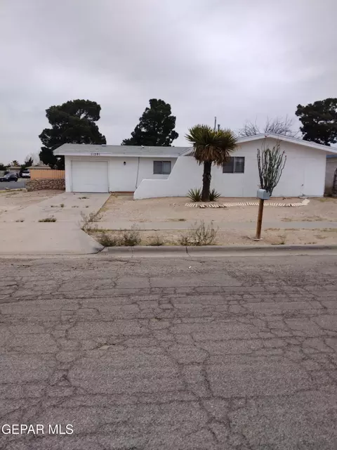 11201 Skipper Dr, El Paso, TX 79936