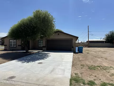450 Plantation Dr, Clint, TX 79836