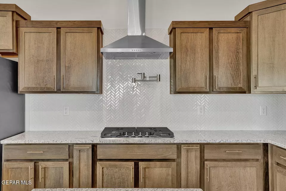 Kitchen - 12404 Fill Ball, El Paso, TX 79928 photo 2 of 3