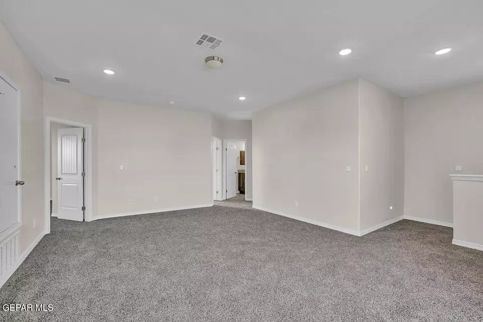 Living - 12404 Fill Ball, El Paso, TX 79928 photo 5 of 6