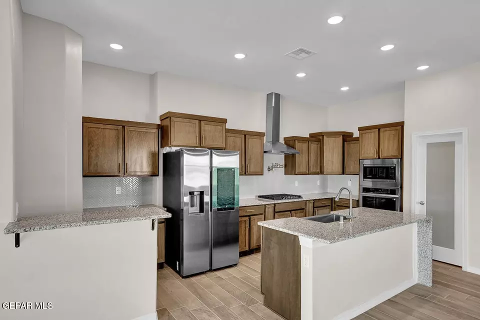 Kitchen - 12404 Fill Ball, El Paso, TX 79928 photo 3 of 3