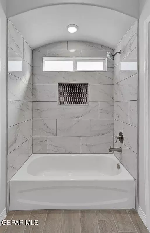 Bath - 12404 Fill Ball, El Paso, TX 79928 photo 6 of 7